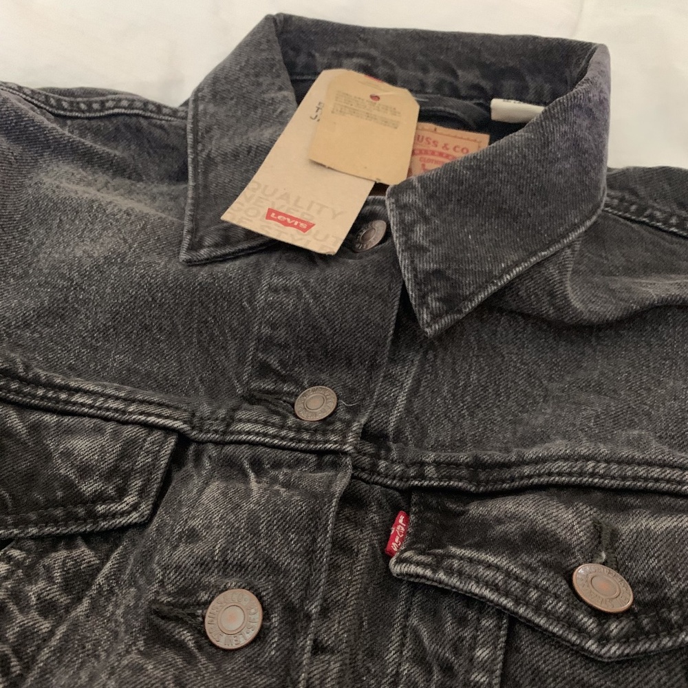 Levi's Jacket ( Brand New)
